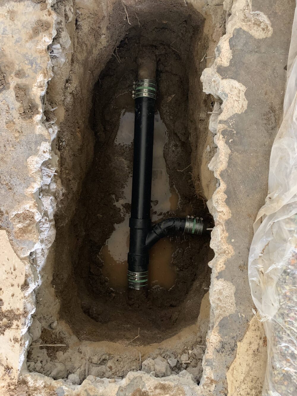 leaking drain pipe in ground